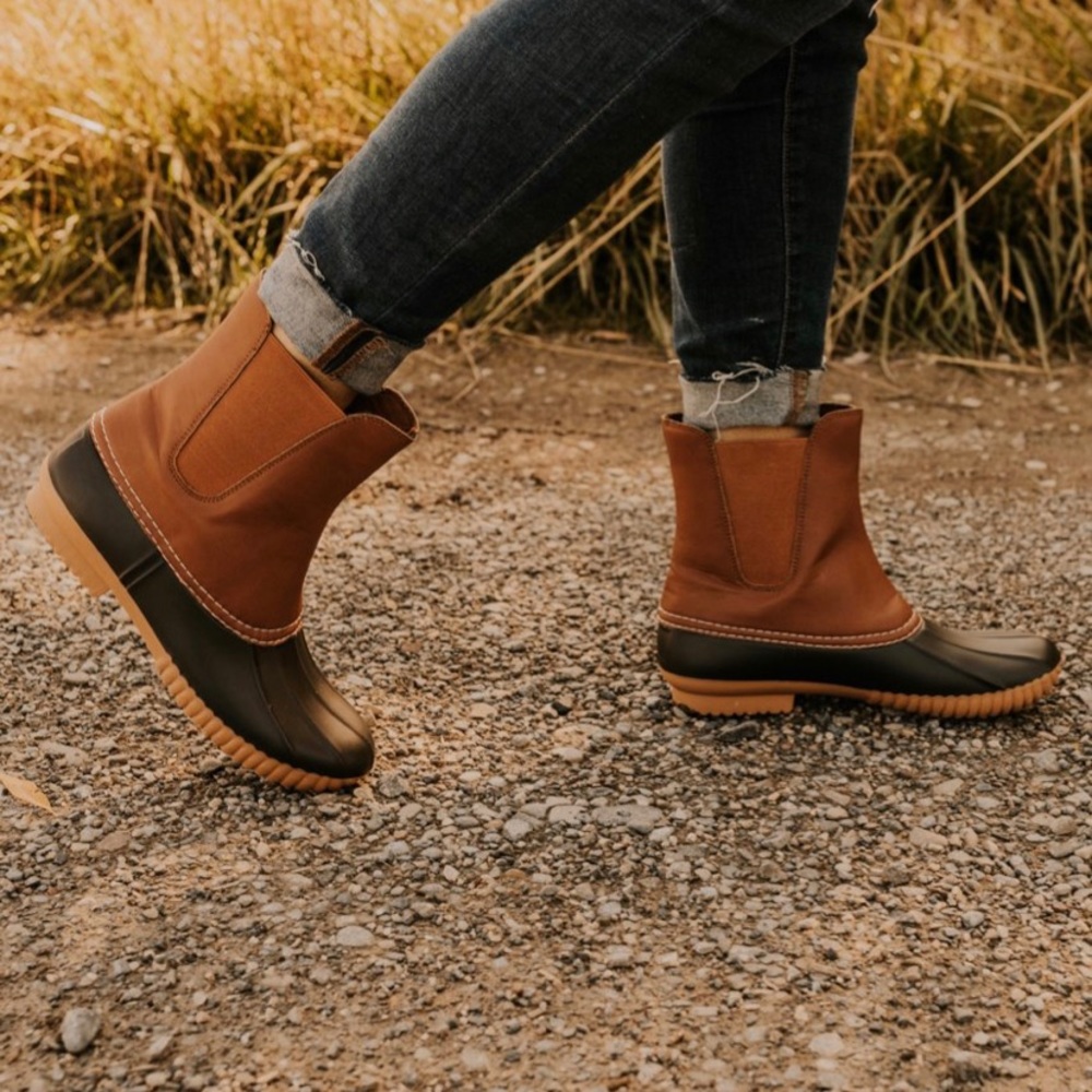 Snow boots